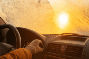 エンジン始動前に確認したい「冬支度チェックリスト」